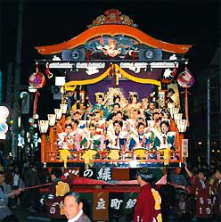 日高火防祭