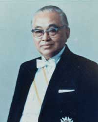 上田常隆