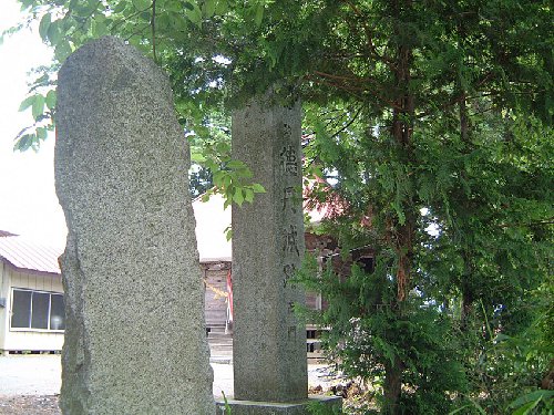 神社境内の南門石碑