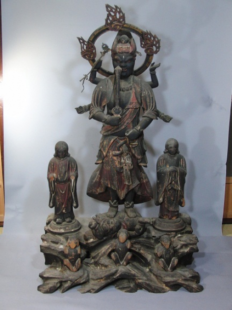 木造青面金剛立像 二童子・三猿・台座共 附 寿碑【二戸：長寿寺