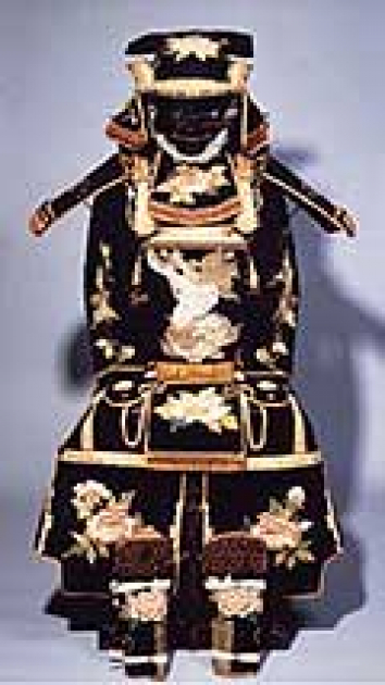 黒羅紗地唐獅子牡丹文二枚胴具足 | いわての文化情報大事典