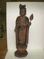 나무의 11면에 Guanyin 동상