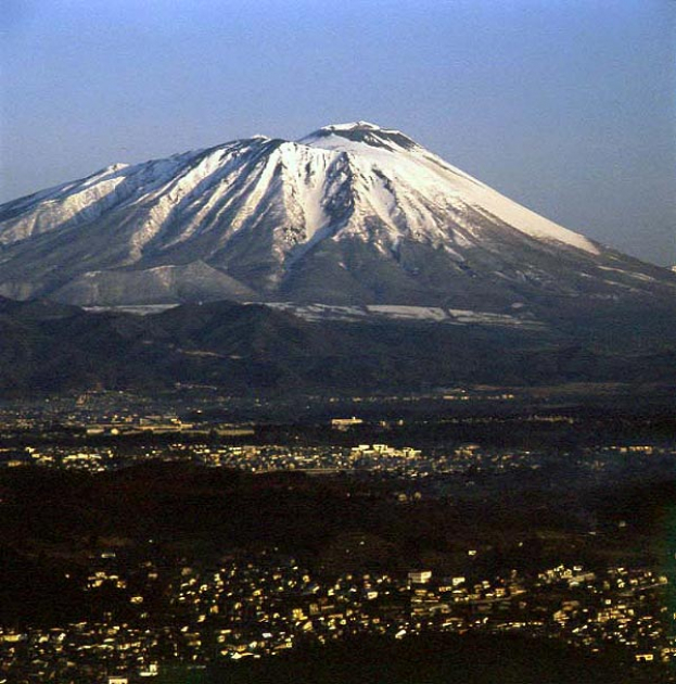 風景写真 火山 岩手山 ￼ 空写真 岩手 山 風景写真 火山 岩手山 ￼ 空写真 岩手 山